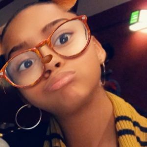 Meet your Posher, Brooke